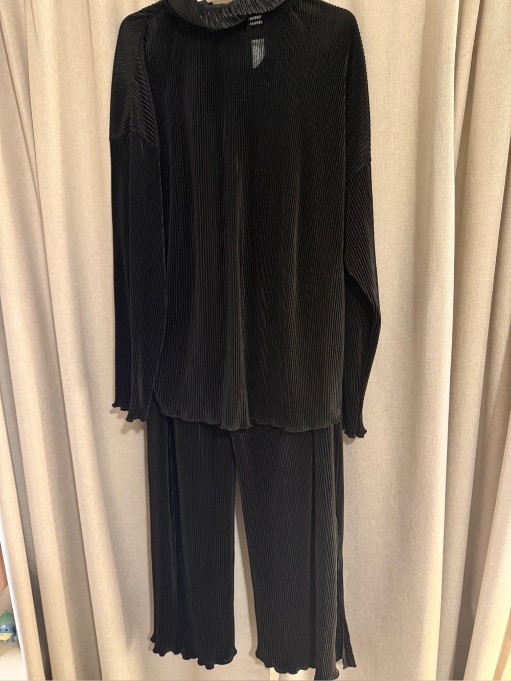 Bohme Ribbed Black Satin Lounge Set M/L - Picture 4 of 5